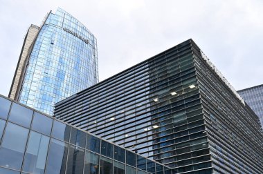 Vilnius, 20 Mart 2024: Vilnius, Litvanya 'daki modern ofis binaları. Vilnius, Litvanya 'nın başkenti ve en büyük şehridir.