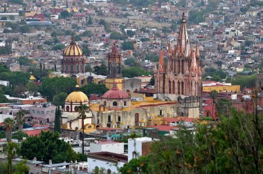 San Miguel de Allende, Meksika - 8 Temmuz 2023 San Miguel de Allende Panoraması, Meksika. San Miguel de Allende, Meksika 'nın merkezinde sömürge döneminden kalma bir şehir.