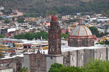 San Miguel de Allende, Meksika - 8 Temmuz 2023 San Miguel de Allende Panoraması, Meksika. San Miguel de Allende, Meksika 'nın merkezinde sömürge döneminden kalma bir şehir.