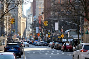 New York, ABD - 16 Şubat 2023: Manhattan, New York, ABD 'de trafik