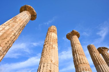 Ünlü Valle dei Templi UNESCO Dünya Mirası Alanı. Yunan tapınağı - Concordia Tapınağı 'nın kalıntıları. Agrigento, Sicilya, Güney İtalya