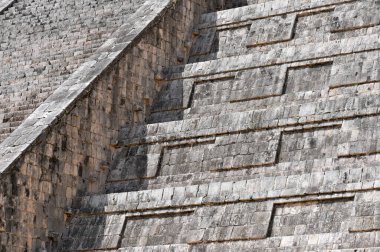 Meksika 'daki Yucatan Yarımadası' ndaki Chichen Itza arkeoloji sahasında antik kalıntılar.,