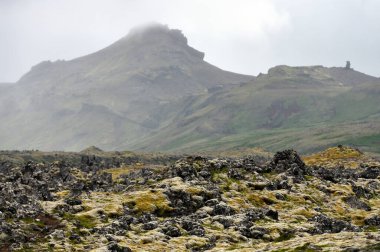 İzlanda 'nın İzlanda Dağları, İskandinavya' da bir lav alanında volkanik kül ve lav oluşumları