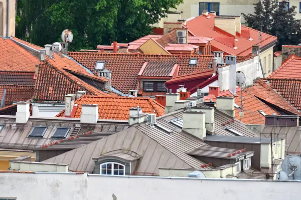 Litvanya, Vilnius, Haziran 05, 2025: Litvanya 'nın başkenti ve en büyük kenti Vilnius' un eski kent mimarisinin havadan görünüşü