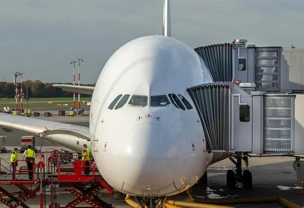 Kontrola Wstępna Pasażerskiego Statku Powietrznego Przed Odlotem — Zdjęcie stockowe