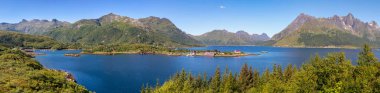 Austnesfjorden 'in panoramik görüntüsü (Lofoten, Norveç)