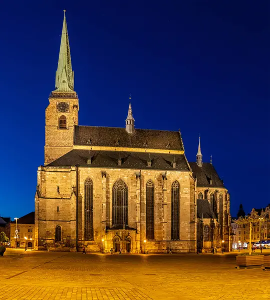 Plzen 'deki St. Bartholomew Katedrali' nin panoramik görüntüsü (Çek Cumhuriyeti)