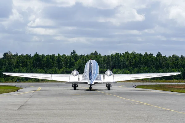 Liepaja Λετονία Αυγούστου 2022 Αεροπλάνο Douglas Dc3 Πριν Απογειωθεί Από — Φωτογραφία Αρχείου