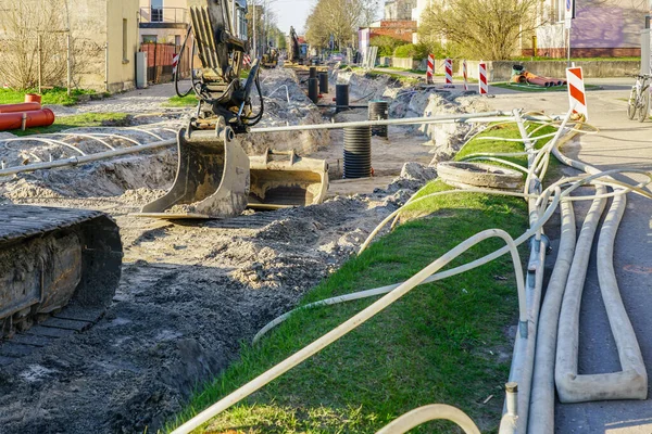 Utcai Földalatti Csővezeték Rekonstrukció Kilátás Víztelenítő Rendszer Tömlők Kúszó Kotrók — Stock Fotó