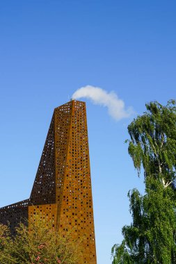 Roskilde, Danimarka - 28 Mayıs 2023: Hollandalı mimar Erick van Egeraat tarafından tasarlanan atık yakma fırını ve termik elektrik santrali