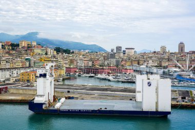 Ceneviz, İtalya - 27 Mayıs 2024: Tronds Deniz Kuvvetleri yarı denizaltılı ağır yük gemisi yük mavnası Tronds 33, IMO 8977948