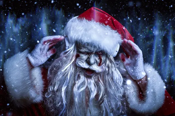 Zombiler için Noel partisi. Korkunç ve havalı DJ Noel Baba zombi dans eder ve kulaklıkla şarkı söyler. Kar yağışı ve buz ses dalgalarıyla siyah zemin. Cadılar Bayramı.