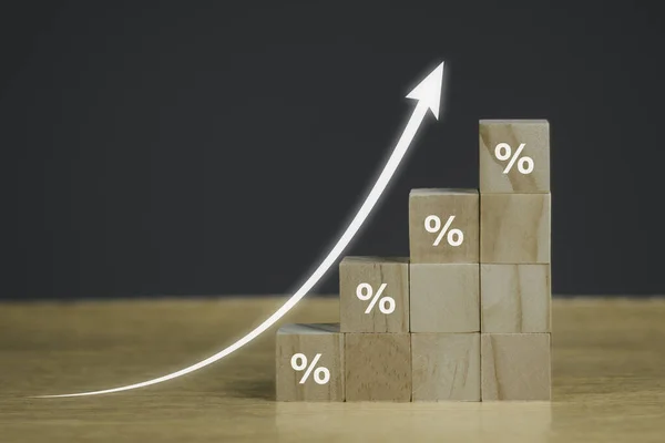 Stack Wooden Blocks Percentage Symbol Arrow Pointing Economy Improving Interest — Stock Photo, Image