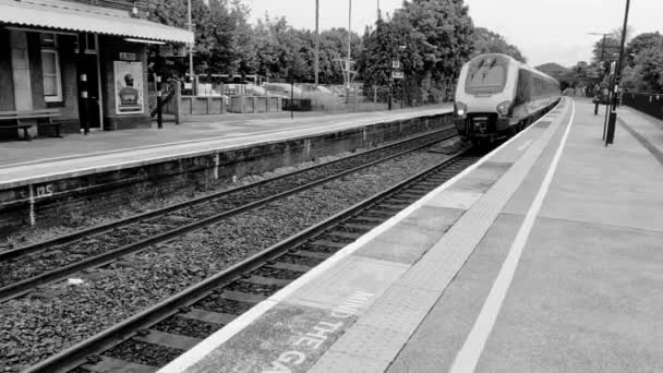 Ferrocarril Suburbano Motor Diesel Para Viajeros Inglaterra Reino Unido — Vídeos de Stock
