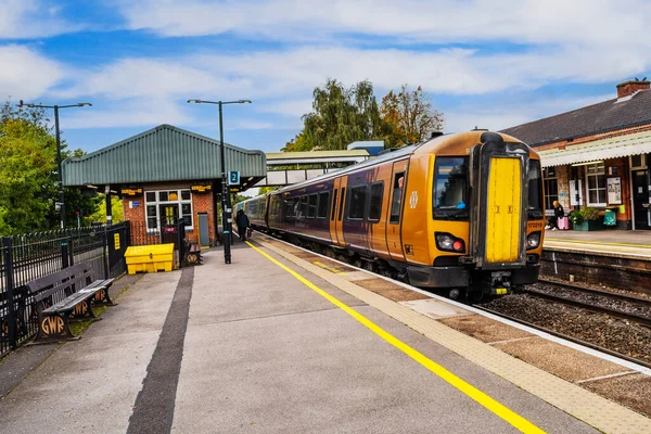 Diesel Passageiros Pendulares Trem Britânico Ferroviário Imagens De Bancos De Imagens Sem Royalties