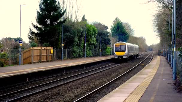 Tren Propulsado Por Diesel Vías Férreas Británicas Inglaterra Reino Unido — Vídeos de Stock