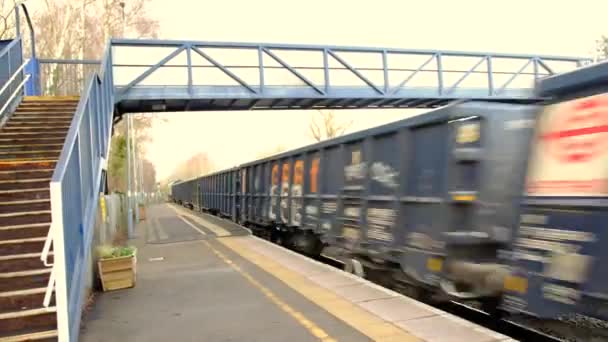 Kereta Diesel Bertenaga Pada Rel Inggris Trek England — Stok Video