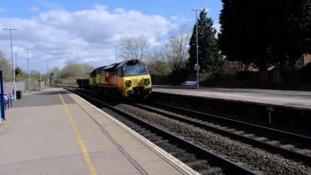 Comboio Mercadorias Locomotiva Diesel Vias Férreas Britânicas — Vídeo de Stock