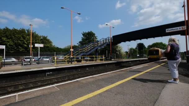 Diesel Powered Commuter Passenger Train British Rail Tracks West Midlands — Vídeo de Stock