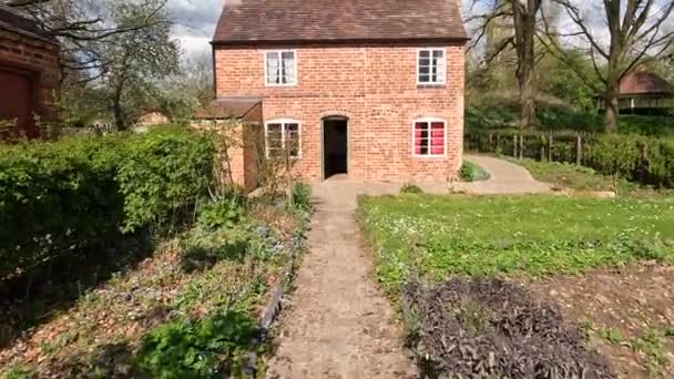 Αγγλικά Εξοχικό Σπίτι Κήπο — Αρχείο Βίντεο