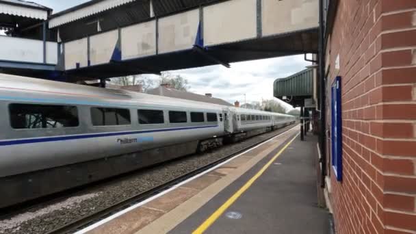 Diesel Tren Pasajeros West Midlands Inglaterra Reino Unido — Vídeos de Stock