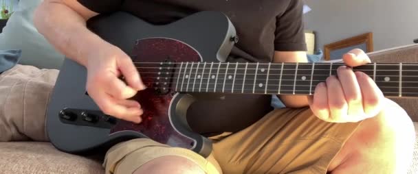 Man Playing Electric Guitar — Stock Video