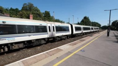 İngiltere 'nin batı iç kısımlarında dizel tren var.