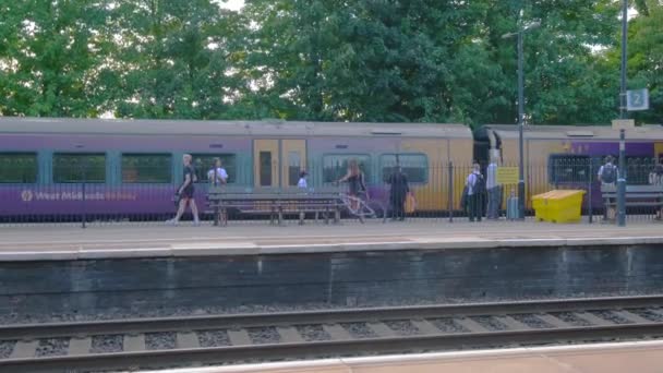 Ντίζελ Σιδηροδρομική Εμπορευματική Αμαξοστοιχία Δυτική Midlands Αγγλία Ηνωμένο Βασίλειο — Αρχείο Βίντεο