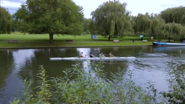 Rameurs Rivière Avon Stratford Warwickshire England — Video