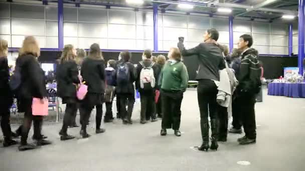 학생들 조언에 참석하는 과정에서 지대의 학회에 참석하는 — 비디오
