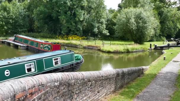 Orthford Canal Narrpw Boat Warwickhire England — 비디오