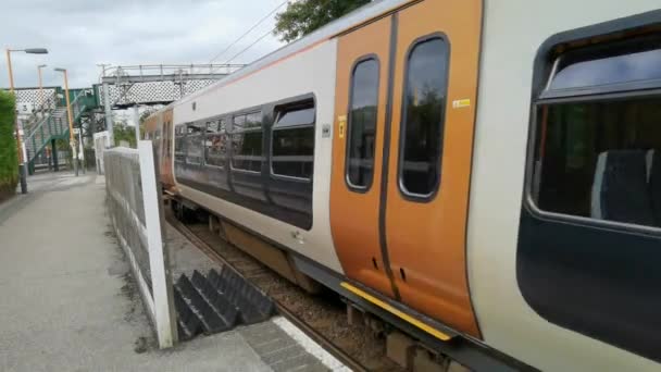 Trenes Electrificados Pasajeros Mercancías Que Pasan Través West Midlands Worcestershire — Vídeos de Stock