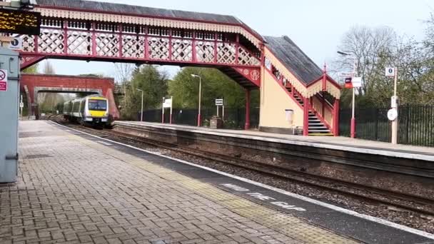 Järnvägsnät Järnväg Passagerare Tåg England — Stockvideo