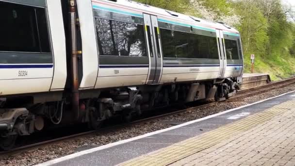 Sieć Kolejowy Pociąg Pasażerski Anglia — Wideo stockowe