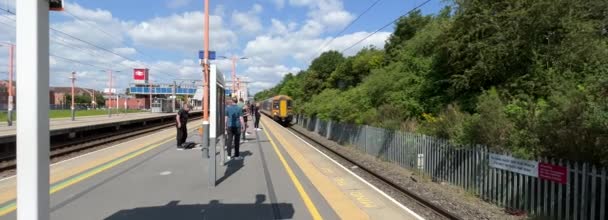 Gare Banlieue Voyageurs Bromsgrove Worcestershire England — Video