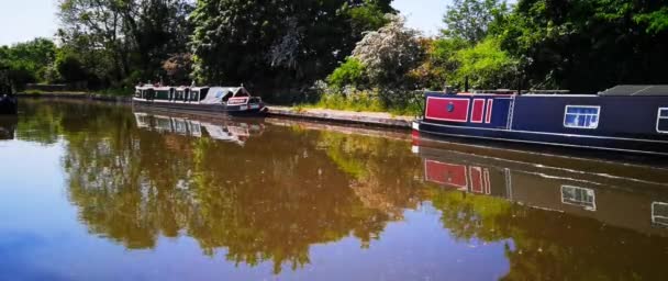 Panorámica Pantalla Ancha Imágenes Anamóricas Personas Barcos Estrechos Stratford Canal — Vídeo de stock