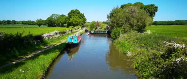Wide Escreen Panoramic Anamorhic Footage People Narrow Boats Stratford Canal — стоковое видео
