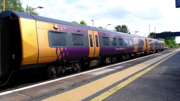 British Rail Network Rail Stazione Ferroviaria Suburbana West Midlands Inghilterra — Video Stock