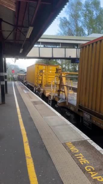 British Rail Network Estação Ferroviária Dorrisge Solihull West Midlands England — Vídeo de Stock