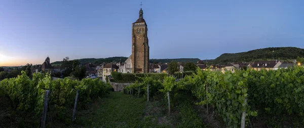 Panorama Church Saint Just Arbois Arbois Vineyards Summers Day Late lizenzfreie Stockfotos