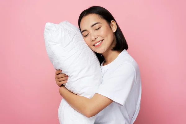 Photo Portrait Gorgeous Girl Hugging Pillow Closed Eyes Isolated Pink — Stock Photo, Image