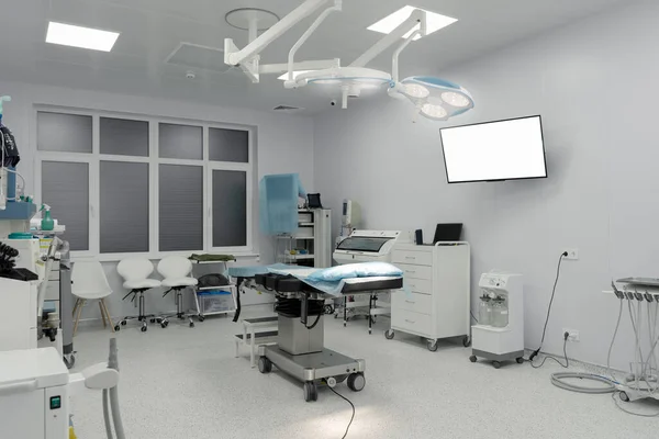 Modern Operating Room Equipped Modern Equipment Operating Table Center Healthcare — Stock Photo, Image