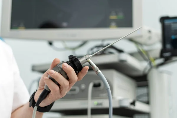 Tıbbi Ekipmanların Arka Planında Tıbbi Bir Endoskop Monitör Seçici Bir — Stok fotoğraf