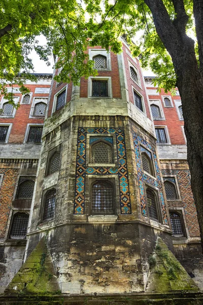 Stary Budynek Stambule Architekturą Orientalną Specyficzną Dla Miasta — Zdjęcie stockowe