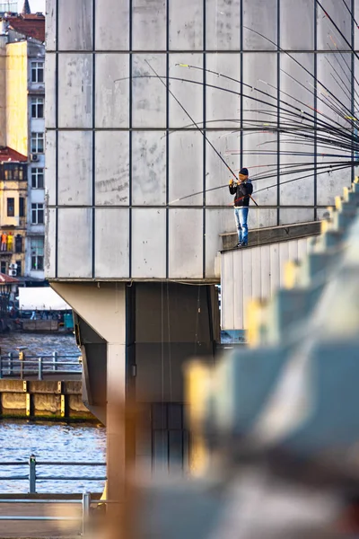 Isztambuli Galata Hídról Halászó Emberek — Stock Fotó
