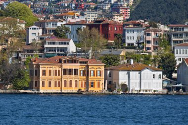 Boğaz boğazında güzel bir mimari. Türkiye 'de geleneksel ahşap evler