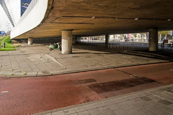 Rotterdam Países Bajos Noviembre 2022 Lugar Utilizado Inhóspito Bajo Carretera — Foto de Stock