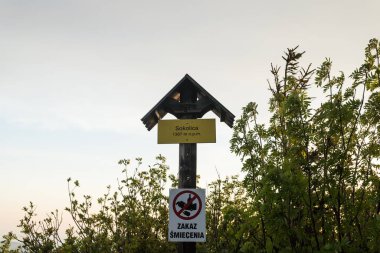 Dağ işareti Sokolica 1367 metre