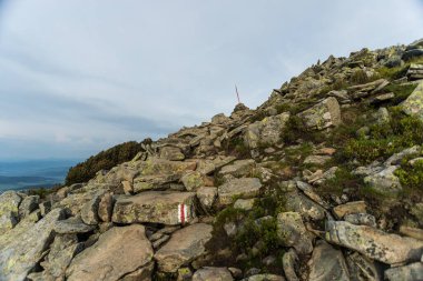 Babia Gra 'ya kırmızı yol