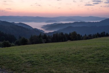 Poprad Vadisi güneş doğmadan önce